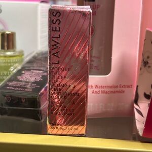 LAWLESS Lip Plumping Gloss - Vibrant Pink